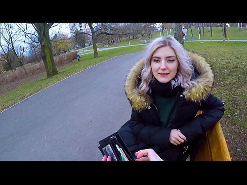❤️ Sluk 'n vreemdeling se warm kom vir geld - blowjob in the park deur Eva Elfie Porno fb op af.pornxlxx.ru ❌❤
